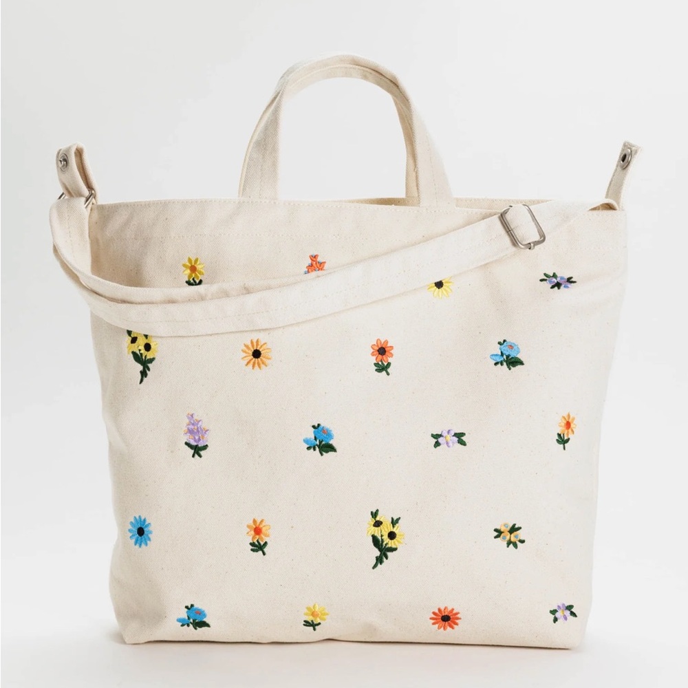 Baggu Horizontal Zip Duck Bag in Floral Print